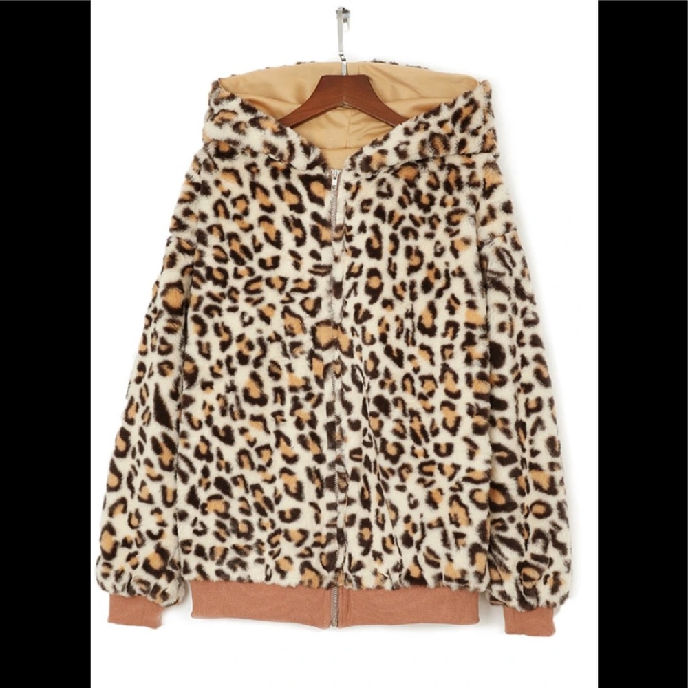 NWT local boutique super soft leopard jacket, M/L